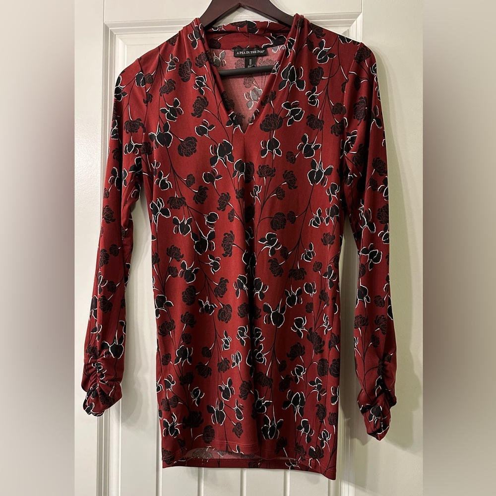 A Pea in the Pod size medium blouse